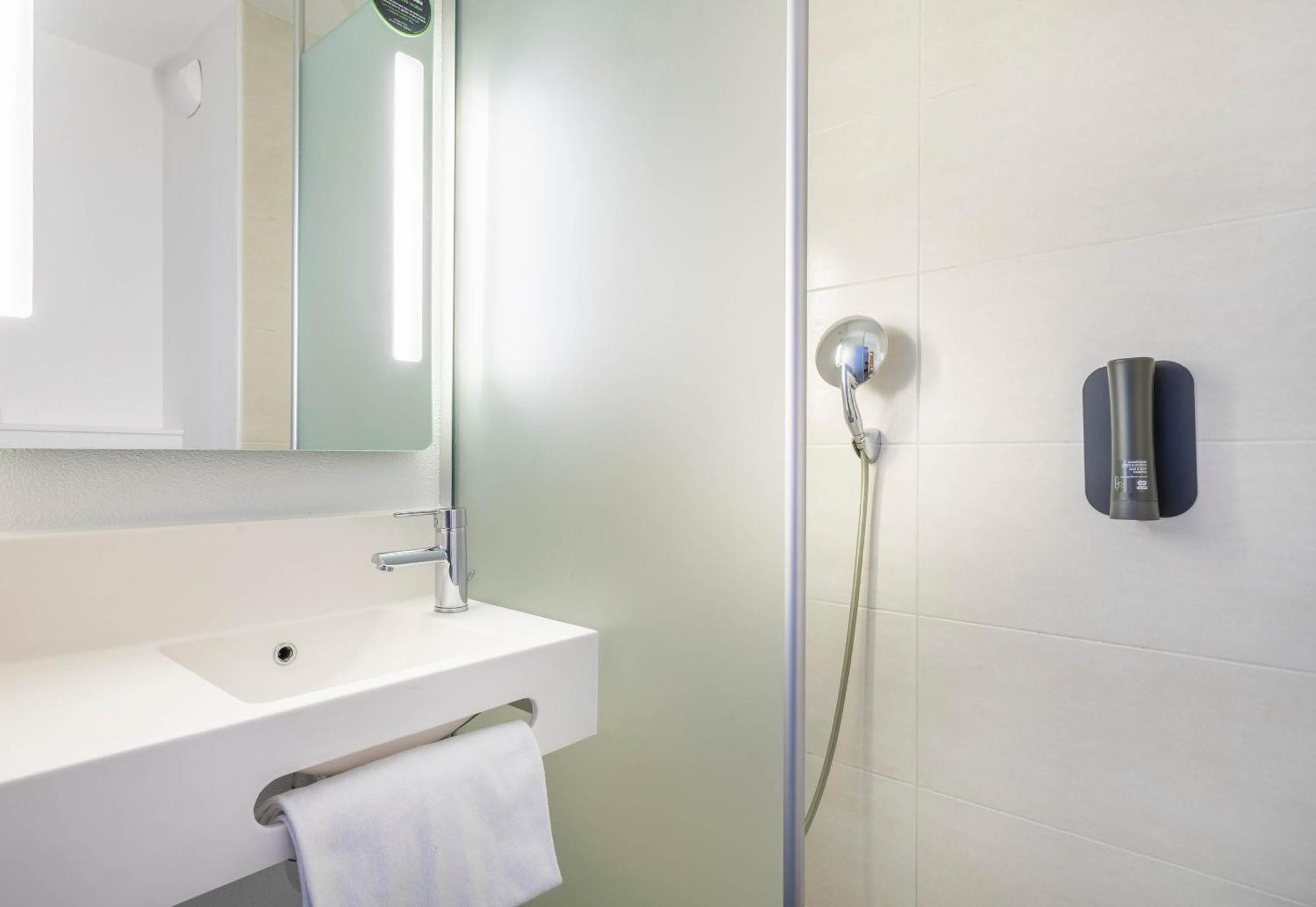B&B Hotel Marseille Les Ports Luaran gambar